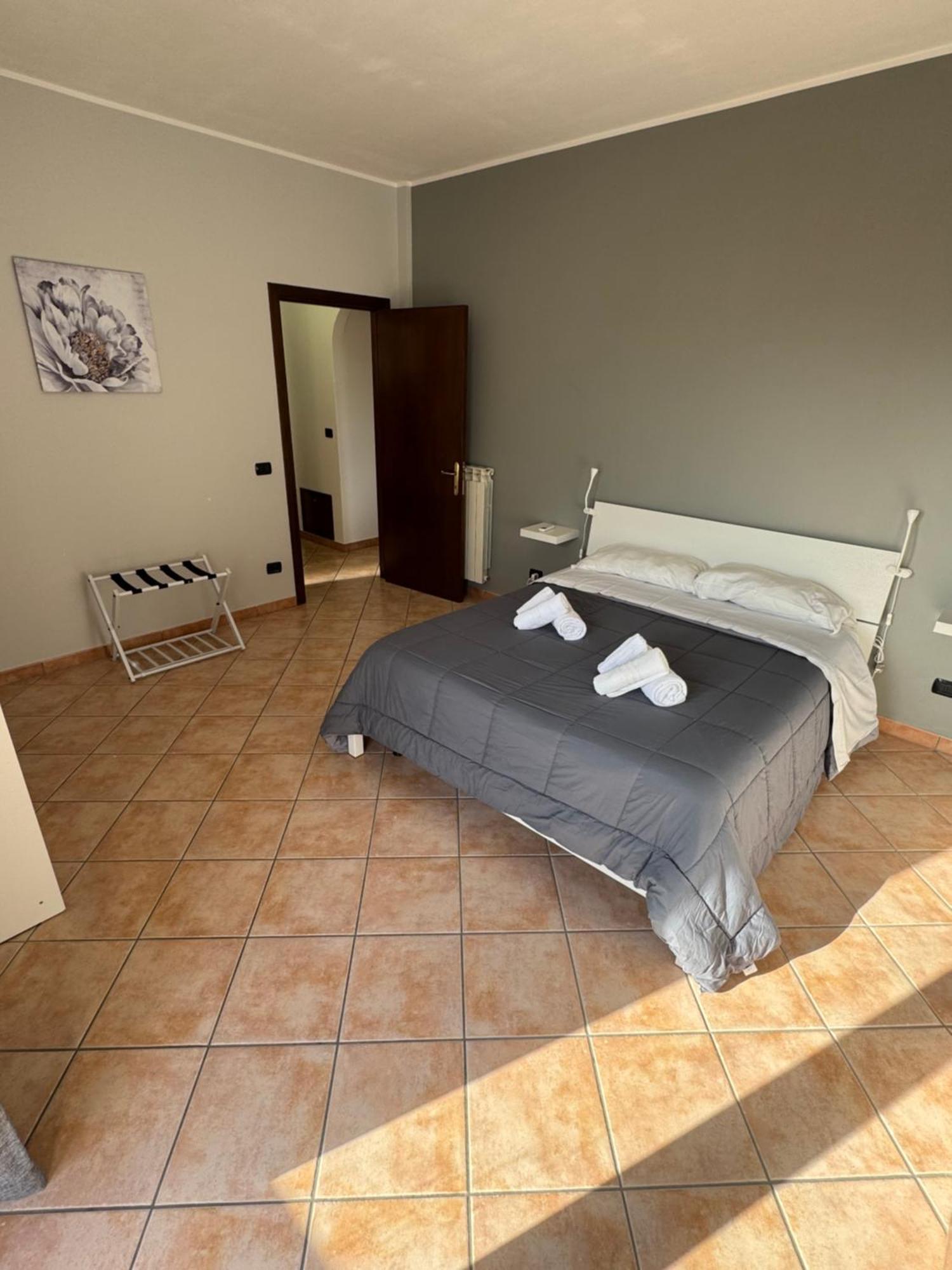 Guest House La Casaccia Φιουμιτσίνο Εξωτερικό φωτογραφία