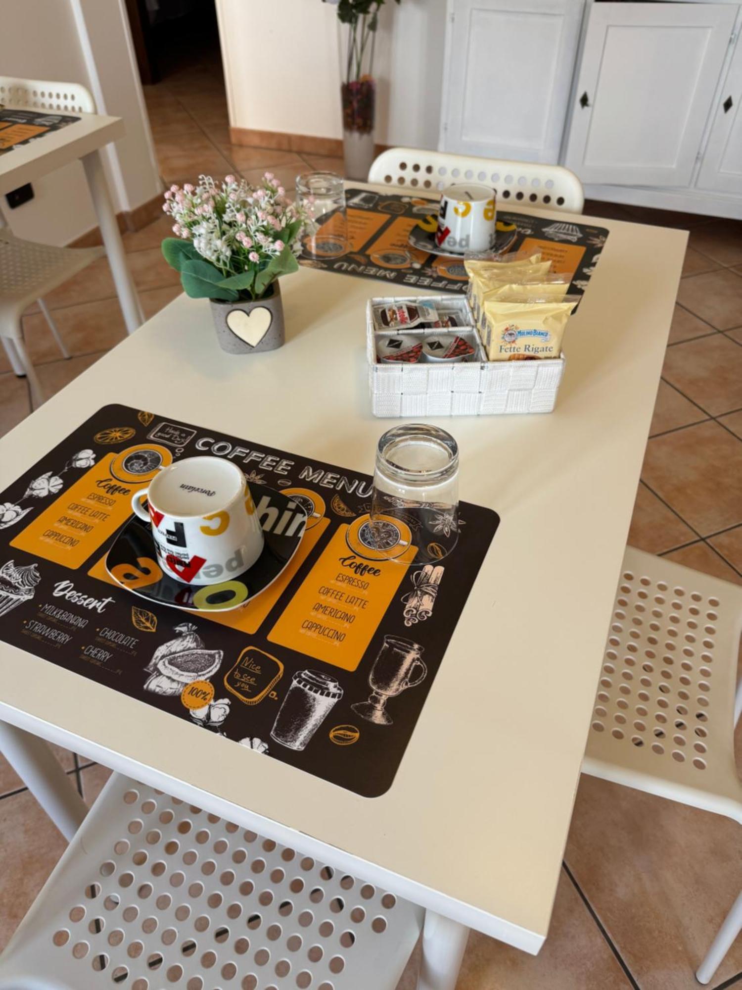 Guest House La Casaccia Φιουμιτσίνο Εξωτερικό φωτογραφία