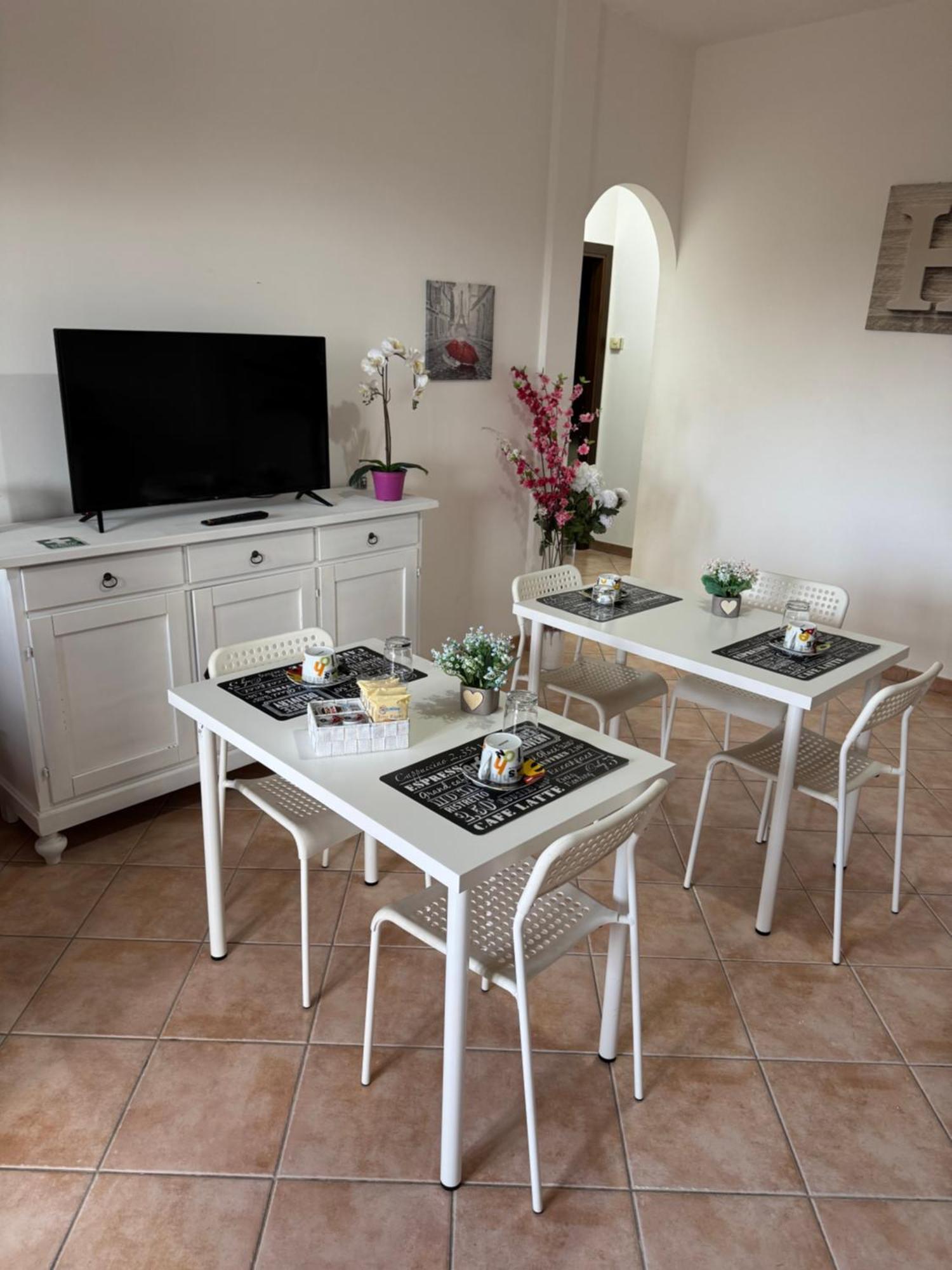 Guest House La Casaccia Φιουμιτσίνο Εξωτερικό φωτογραφία
