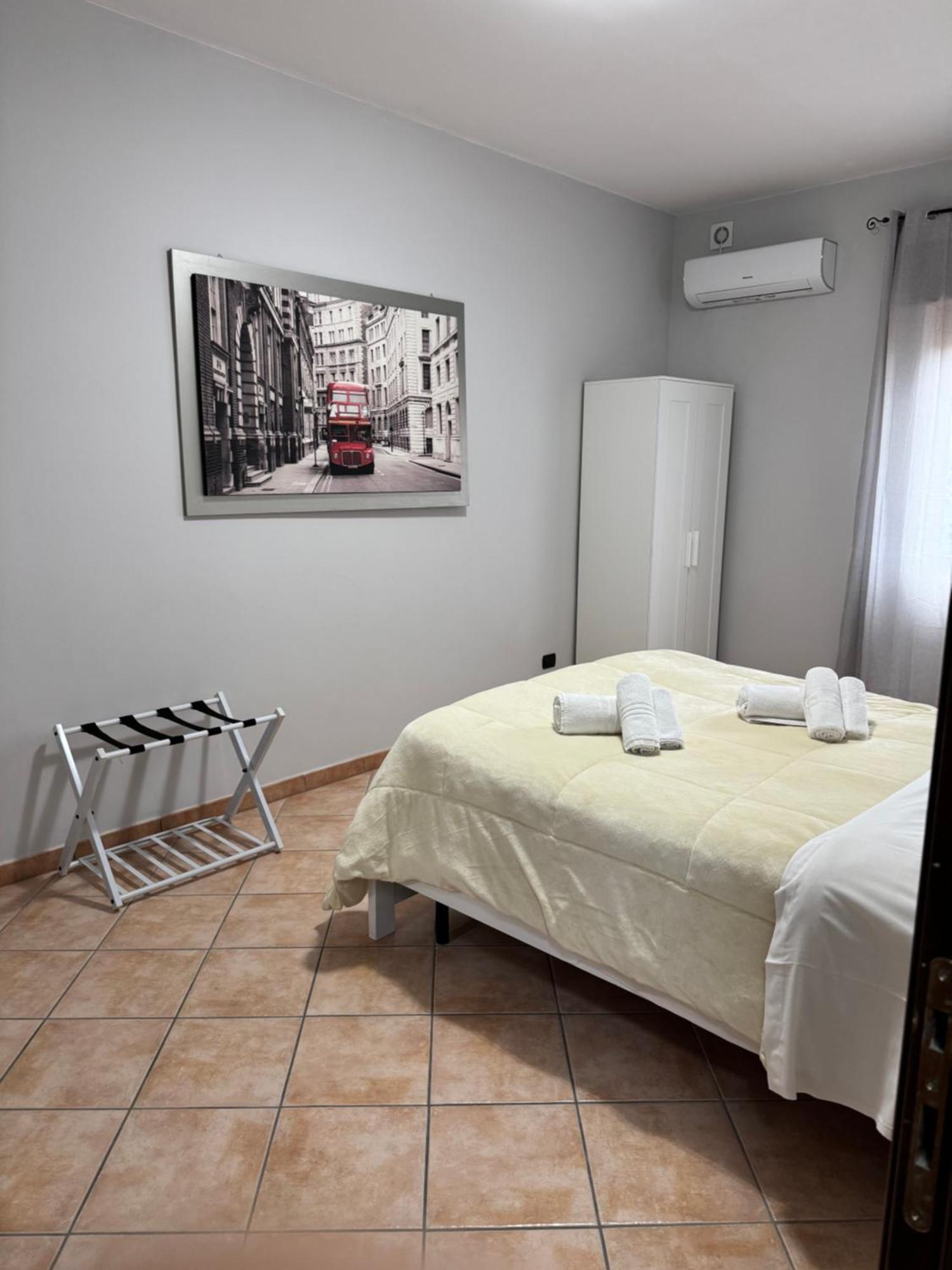 Guest House La Casaccia Φιουμιτσίνο Εξωτερικό φωτογραφία