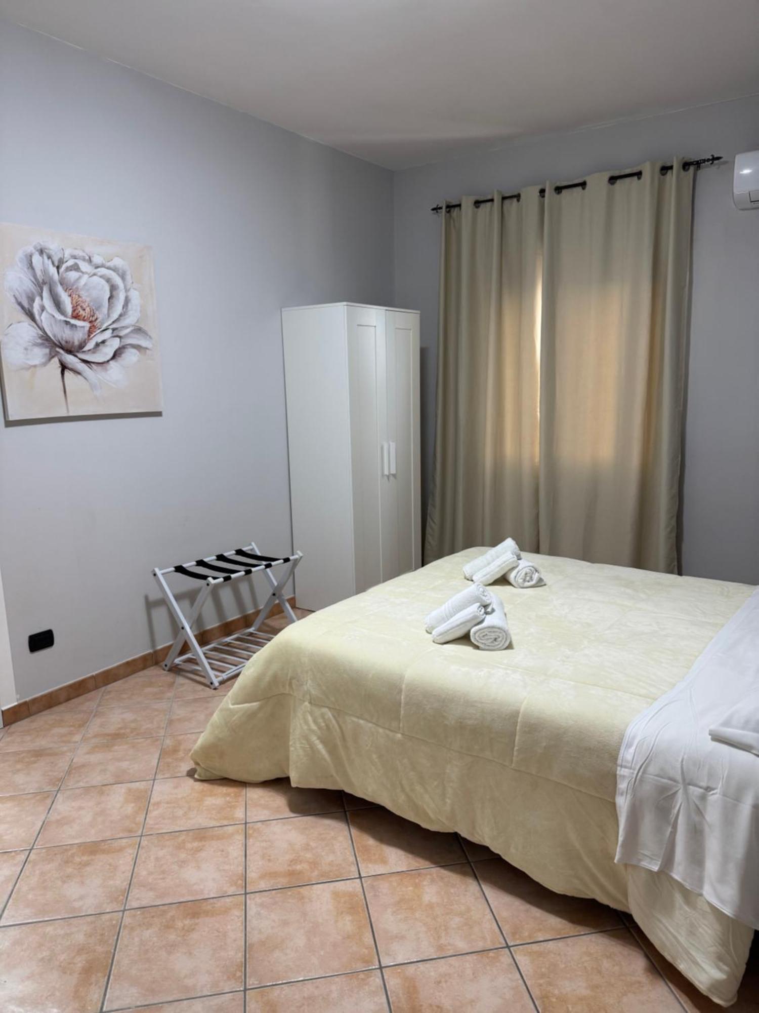 Guest House La Casaccia Φιουμιτσίνο Εξωτερικό φωτογραφία