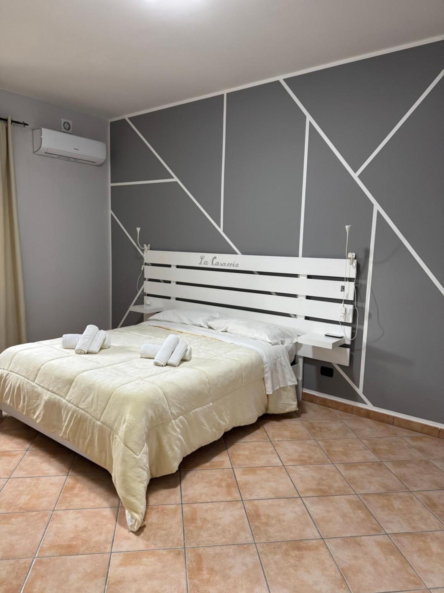 Guest House La Casaccia Φιουμιτσίνο Εξωτερικό φωτογραφία